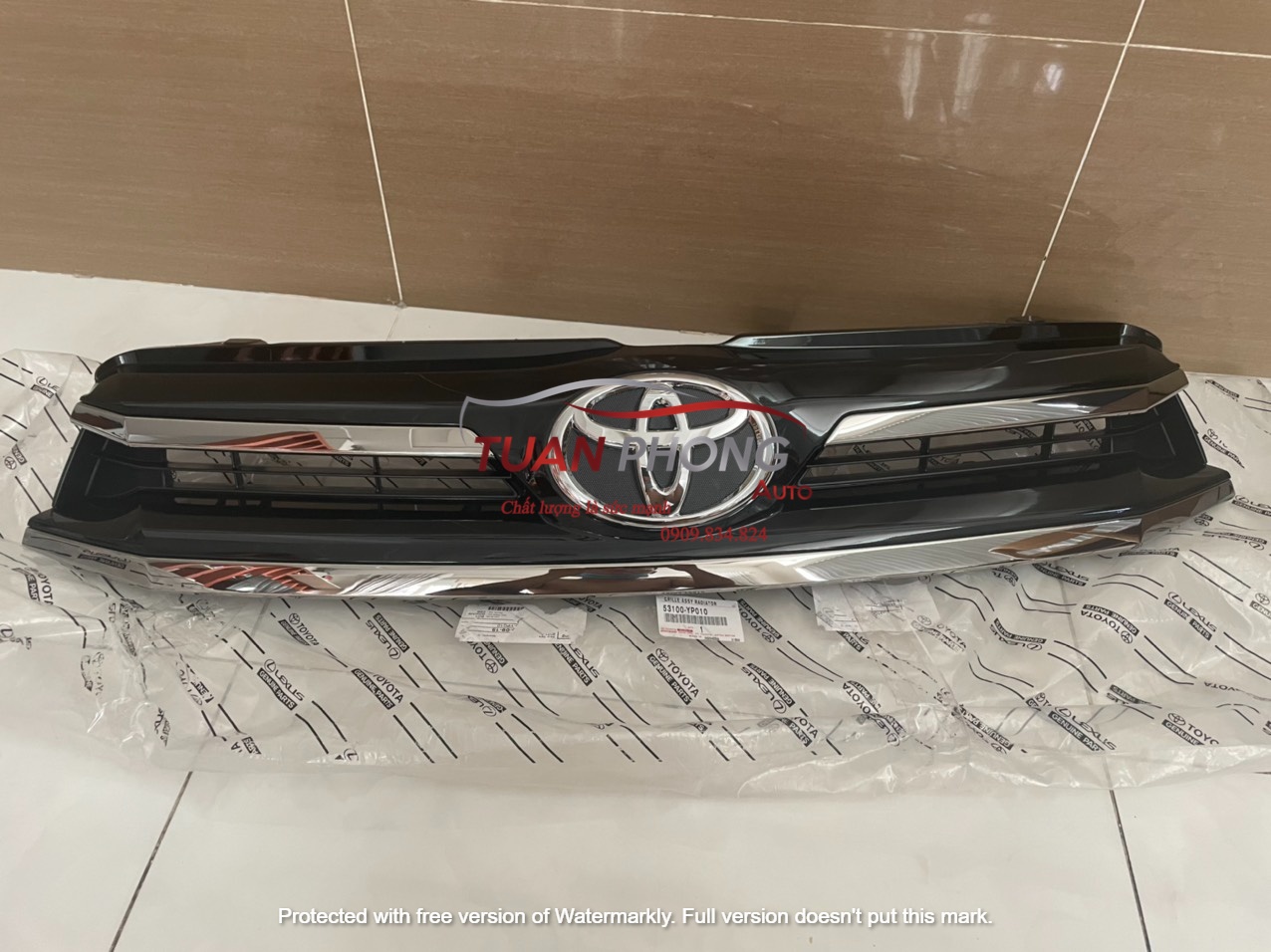 Mặt Ga Lăng TOYOTA INNOVA VENTUNER 53100-YP010
